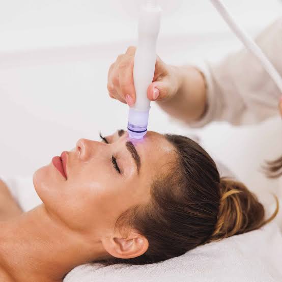 HydraFacial Iași tratament de curățare și hidratare a tenului